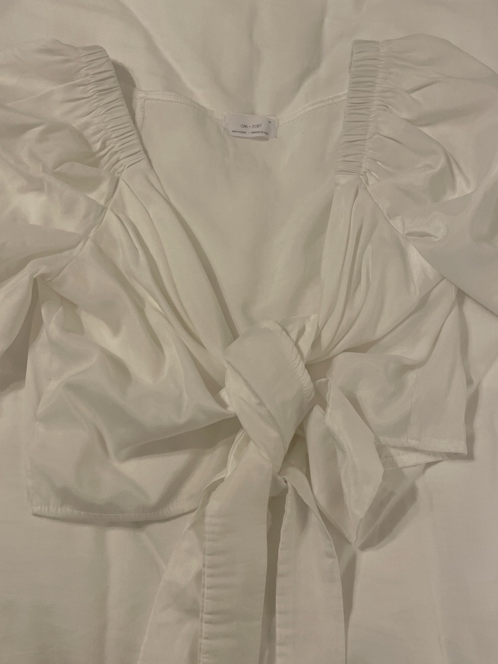 OAK + FORT Cream Tie-Front Puff Sleeve Blouse